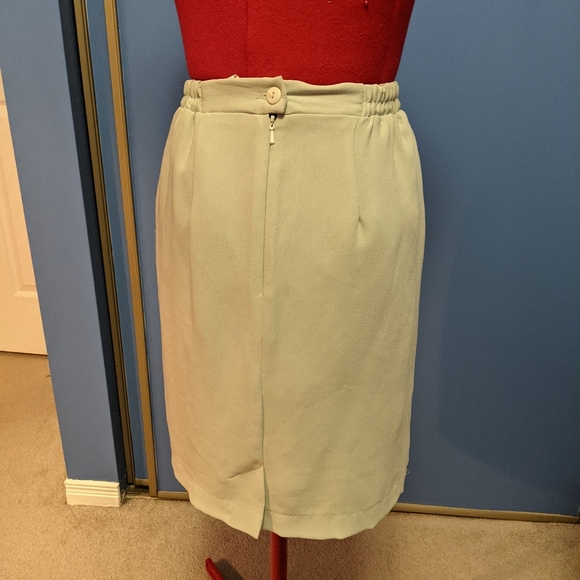Nygard light green lined pencil skirt - Picture 4 of 6